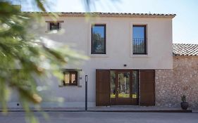 Casa rural Masia Les Apieres
